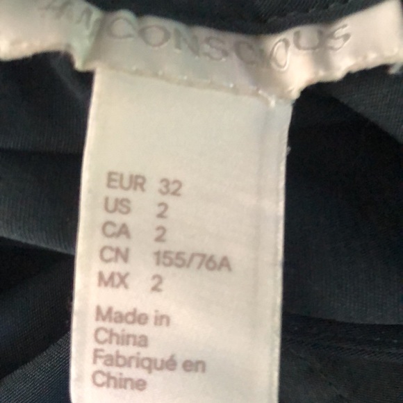 H&M Conscious | Dark green V-neck sleeveless tank top blouse gold trim - Picture 6 of 12